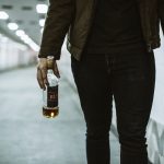 Sinais Reveladores: Como Identificar um Alcoólatra Como Identificar um Alcoólatra