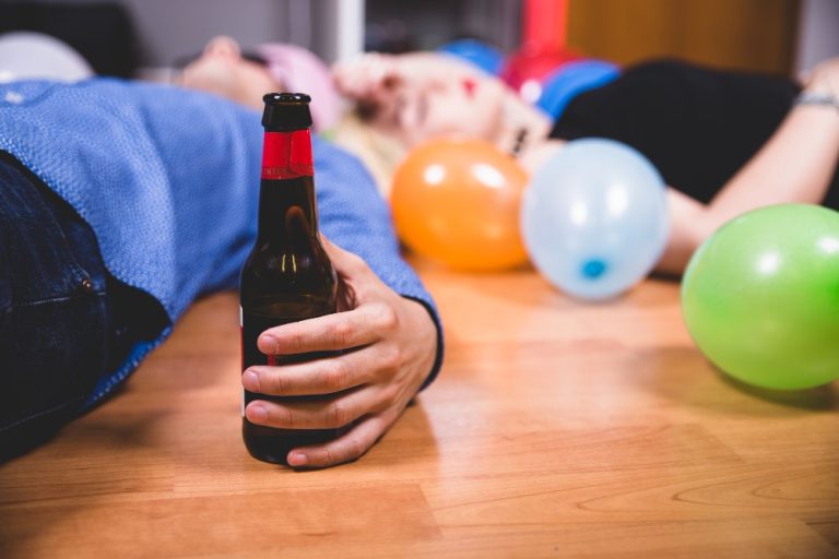 O Alcoolatra Bebe Todos os Dias