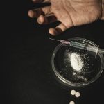 Fatores de risco para uso de drogas: entenda os sinais e proteja-se hoje Fatores de risco para uso de drogas